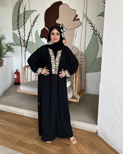 عباية تطريز ورد