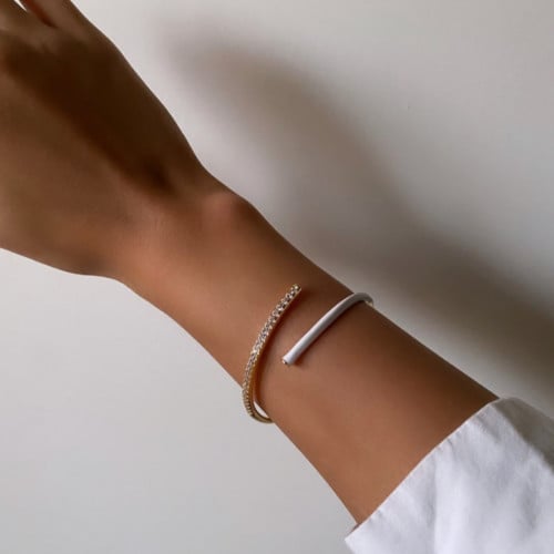 اسوارة مطلية ذهب مع زركون