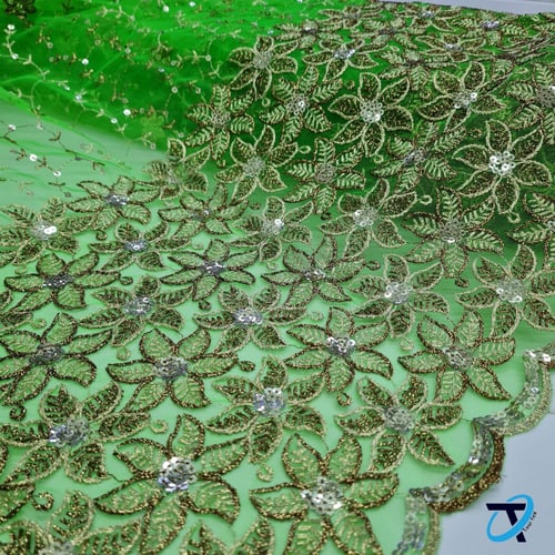 تل بحاشية تطريز ذهبي