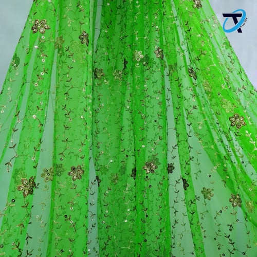 تل بحاشية تطريز ذهبي