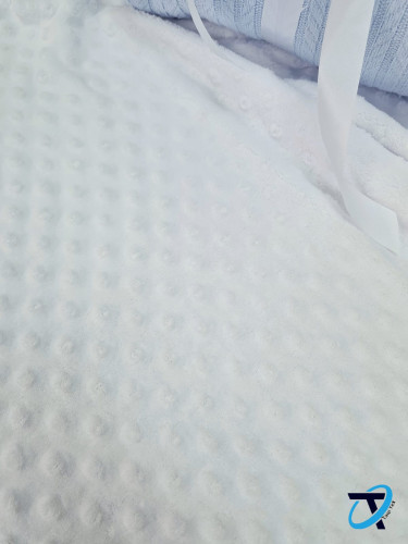 منيكان ابيض