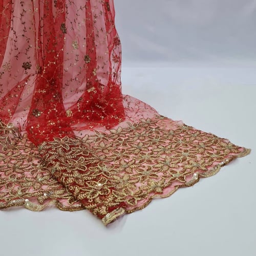 تل بحاشية تطريز ذهبي