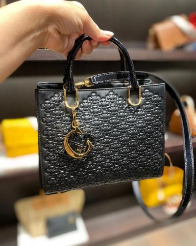 سي اتش كارولينا هريرا سمول | CH Carolina Herrera small Duchess