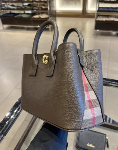 بربري سمول بني توت | Burberry small BERMONDSEY bag