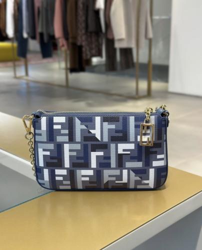 فيندي ميني باوتش | FENDI Baguette Pouch mini clutc...