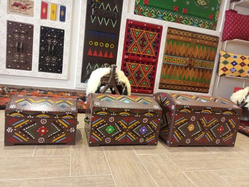 طقم صندوق تراثي بني