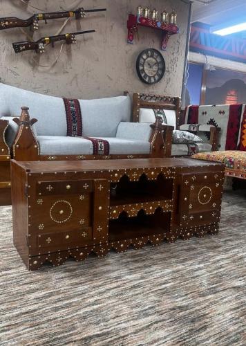 طاولة تلفزيون نجدية متروعشرين