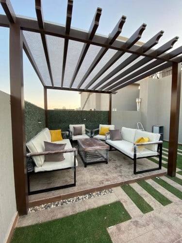 طقم جلسة حديد ملبس يدات خشب سويدي( 7 -8) أشخاص