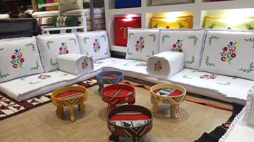 طقم تطريز قطري ابيض