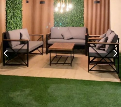 طقم جلسة حديد ملبس يدات خشب سويدي( 7 -8) أشخاص