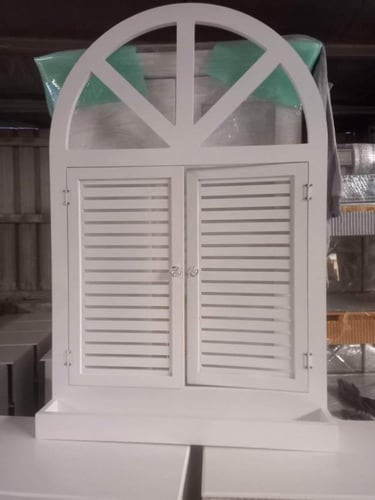 شباك ريفي ابيض