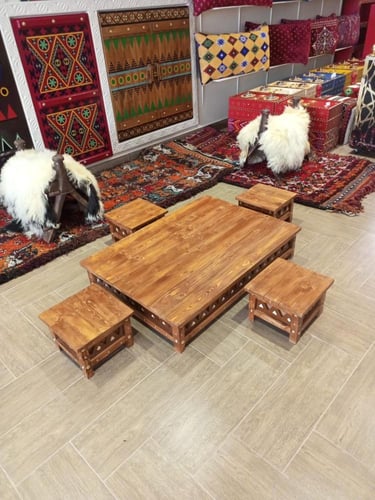 طاولة تراثية انيقة