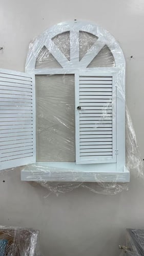 شباك ريفي ابيض