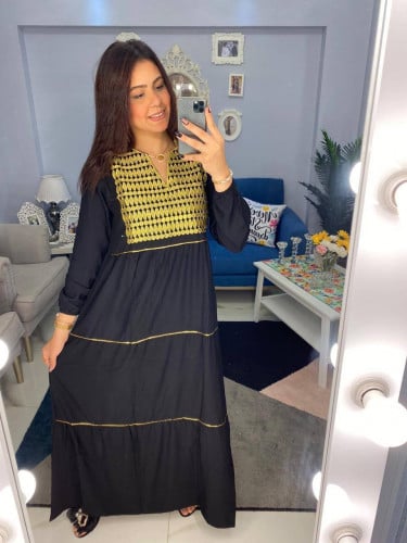 جلابية بنقش ذهبي