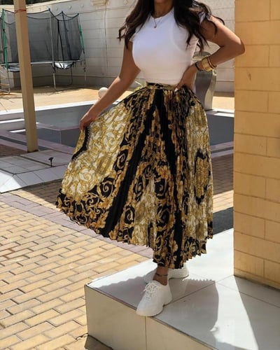 طقم تنورة وبدي بنقوش فرزاتشي