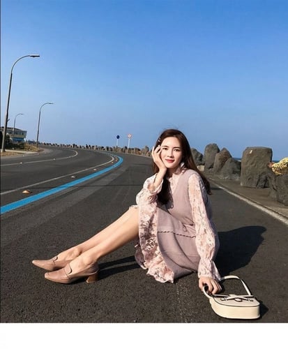 فستان قطعتين دانتيل +صوف لون بيج