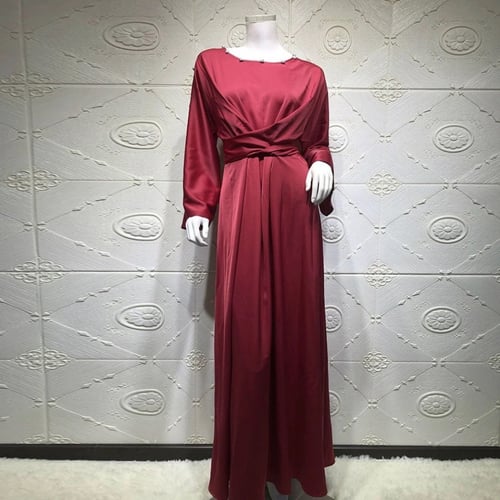 فستان ساتان لف احمر