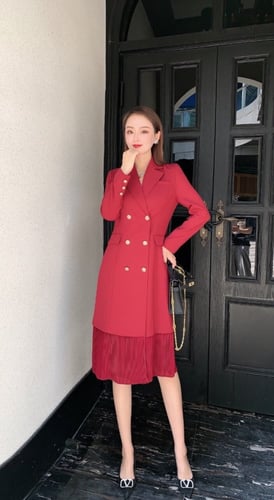 فستان احمر بكسرات شيفون