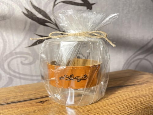 كوب قزاز مع مصاص ( شامل حفر الاسم )