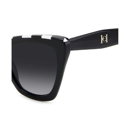 نظاره كارولينا هيريرا بعدسات رمادية | CH Carolina...