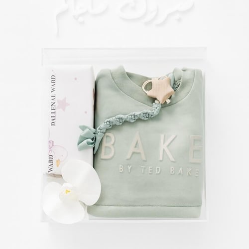 هدية مولودة فستان تيد بيكر