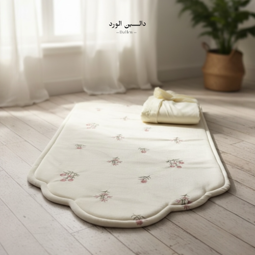 سجادة وشرشف صلاة مخيوط