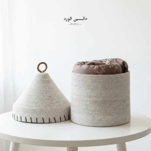 سلة سجادة مطرزة – شموه داخل سلة أنيقة موف