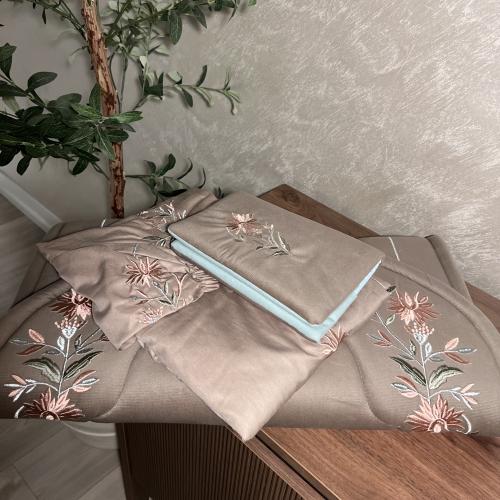 طقم صلاة ملكي مطرز (٣قطع )