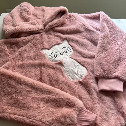 بلوفر فرو ناعم ومبطن رقم c6