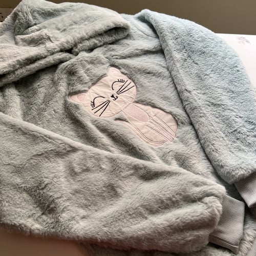 بلوفر فرو ناعم ومبطن رقم c6