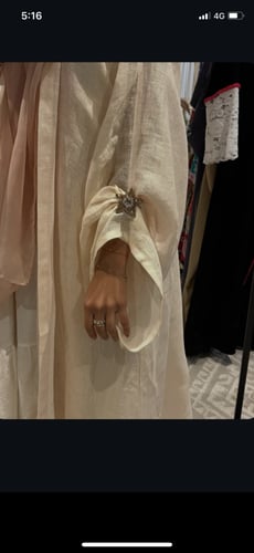 عبايه لينن طبيعي مع شك ومع فستان وطرحه