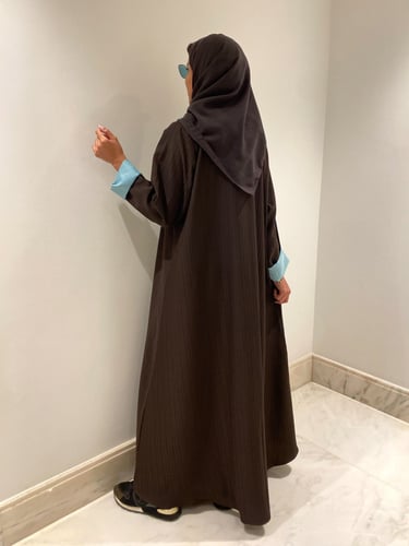 عباية رسميه بني باكمام سماوي