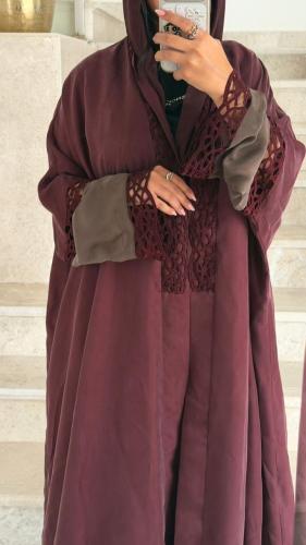 Washed Japanese silk, pomegranate color, and the sleeve is dark.