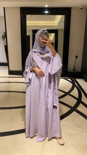 عباية بنفسجي فاتح بفتحه بالكم