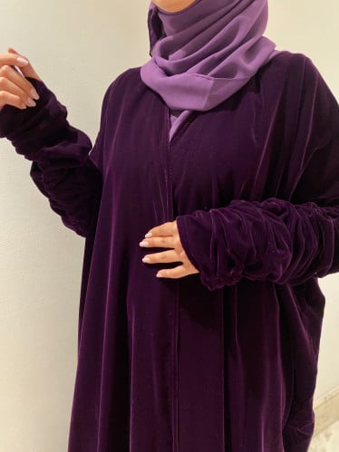 عبايه مخمل بنفسجي غامق