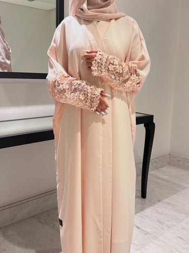 عبايه حرير طبيعي مشجر وردي مع فستان