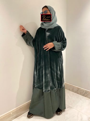 عبايه مخمل وتفته اخضر
