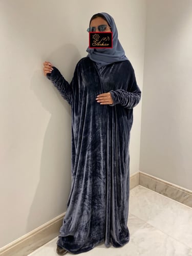 عبايه مخمل حرير فرنسي رمادي غامق