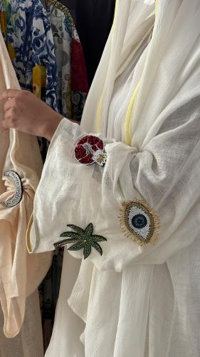 عبايه لينن طبيعي مع شك ومع فستان وطرحه حرير طبيعي