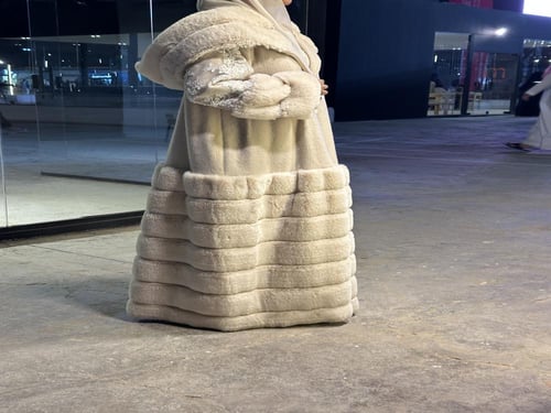 فروه اوف وايت مع شك و فرو