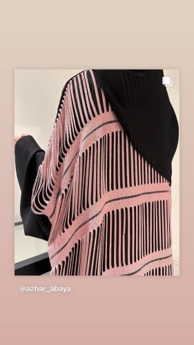 عبايه كريب اسود الخلف هدب فرنسي