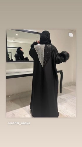 فروه اسود مع هدب جهه وحده مع شك اسود وفضي هادي