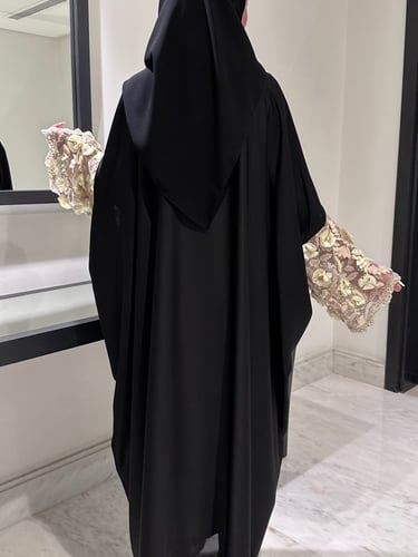 عبايه حرير طبيعي مشجر وردي