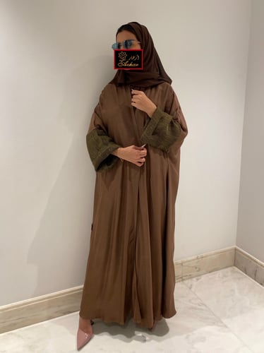 عبايه قطن ايطالي بني مع كم لينن بني