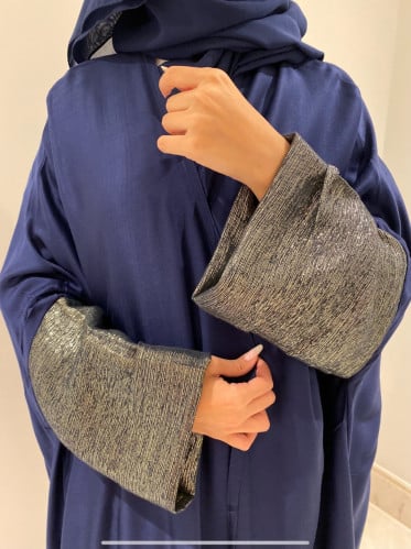 عبايه قطن ايطالي كحلي مع كم لينن كحلي لماع