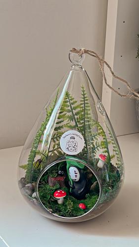 No face garden