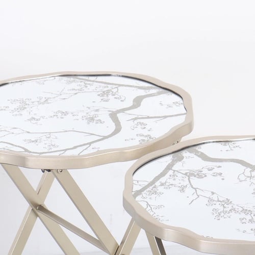 طقم عربيه مع طاولات تقديم