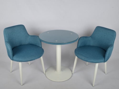 طقم طاولة كوفي وكرسيين ازرق وابيض