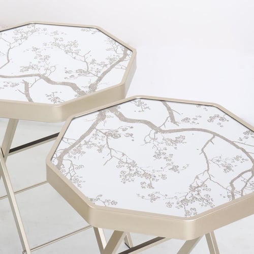 طقم عربيه مع طاولات تقديم