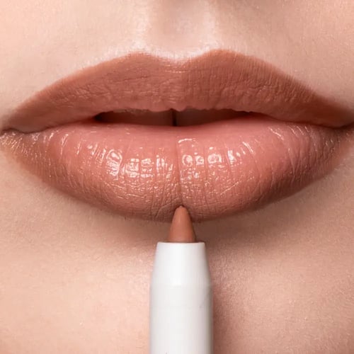 محدد الشفاه-لوكا